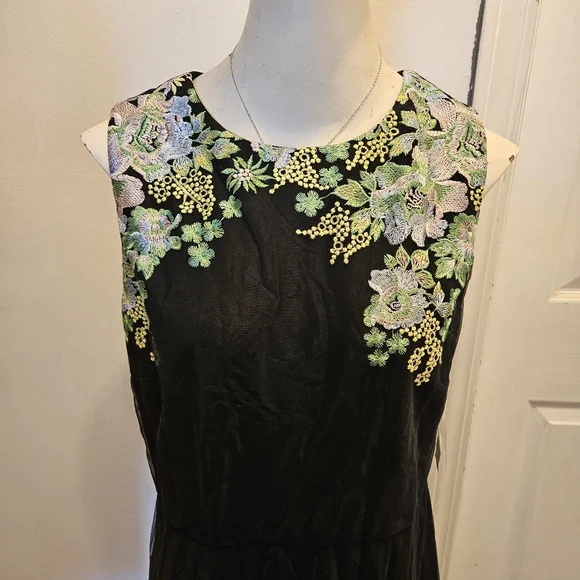 NWT!!! Absolutely Beautiful Donna Ricco Black Floral Mesh Sheath Dress S… - Picture 2 of 11